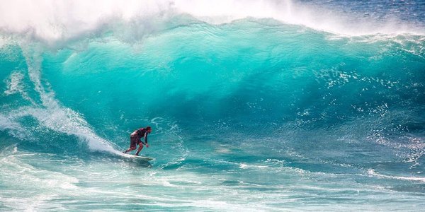 Quels sont les endroits les plus propices pour la pratique du surf d'hiver en Europe ?